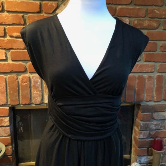 ANN TAYLOR LOFT Black Sleeveless Ruched Dress - Picture 3 of 13